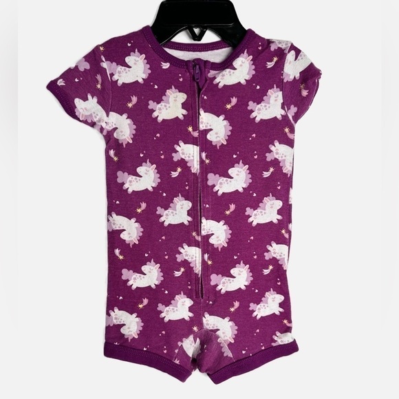 Hanes Other - Hanes 6-12M Onesies